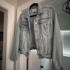 Universal Thread Light Wash Denim Jacket
